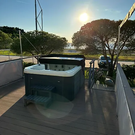 Floating House Sunset Joy Ferienhaus