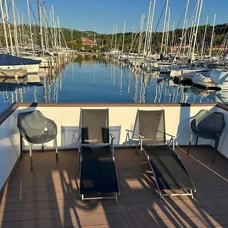 Floating House Sunset Joy Holiday home *