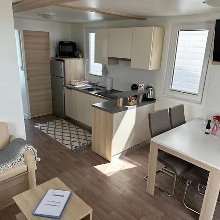 Floating House Sunset Joy Ferienhaus *