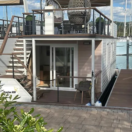 Floating House Sunset Joy Ferienhaus